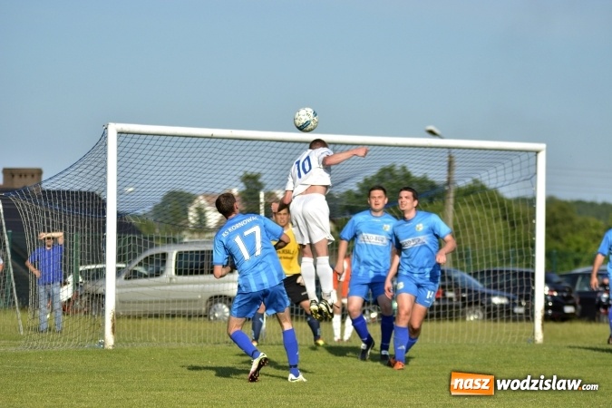 Zdjęcie w galerii na portalu naszwodzislaw.com: Osiem goli w Krzyżkowicach. Kornowac awansował! wiadomości z regionu