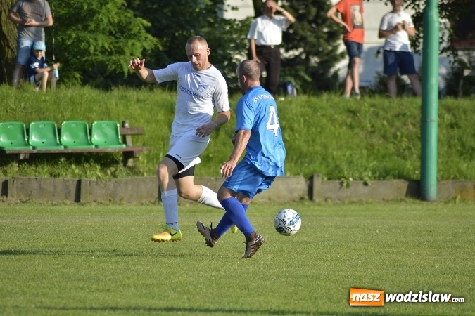 Zdjęcie w galerii na portalu naszwodzislaw.com: Osiem goli w Krzyżkowicach. Kornowac awansował! wiadomości z regionu