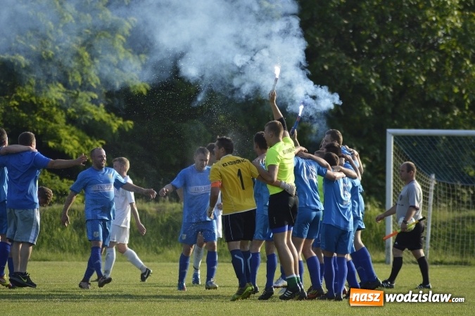 Zdjęcie w galerii na portalu naszwodzislaw.com: Osiem goli w Krzyżkowicach. Kornowac awansował! wiadomości z regionu