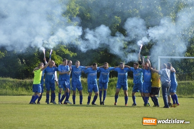 Zdjęcie w galerii na portalu naszwodzislaw.com: Osiem goli w Krzyżkowicach. Kornowac awansował! wiadomości z regionu