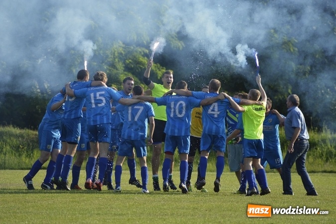 Zdjęcie w galerii na portalu naszwodzislaw.com: Osiem goli w Krzyżkowicach. Kornowac awansował! wiadomości z regionu