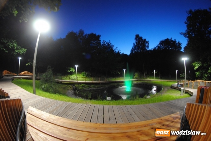 Zdjęcie w galerii na portalu naszwodzislaw.com: Nowa fontanna w Radlinie. Powstała przy tężni wiadomości z regionu