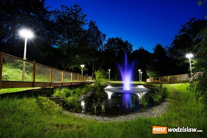 Zdjęcie w galerii na portalu naszwodzislaw.com: Nowa fontanna w Radlinie. Powstała przy tężni wiadomości z regionu