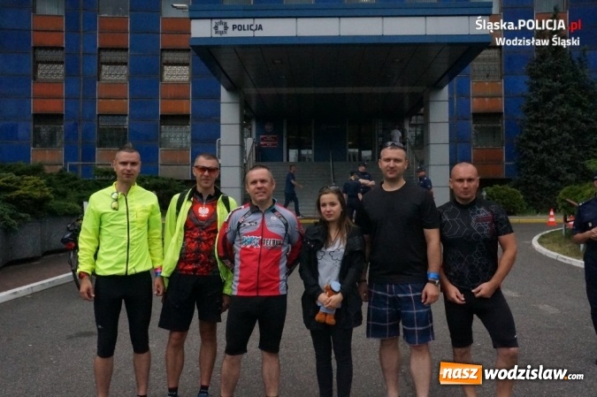 Zdjęcie w galerii na portalu naszwodzislaw.com: Wodzisławscy policjanci na mecie charytatywnej wyprawy rowerowej. Zebrano około 40 tys. zł wiadomości z regionu