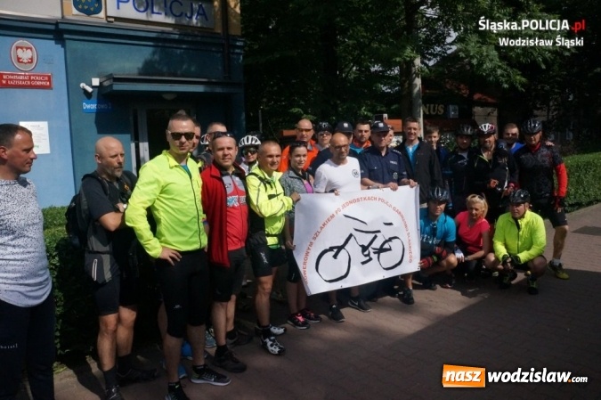 Zdjęcie w galerii na portalu naszwodzislaw.com: Wodzisławscy policjanci na mecie charytatywnej wyprawy rowerowej. Zebrano około 40 tys. zł wiadomości z regionu