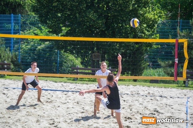 Zdjęcie w galerii na portalu naszwodzislaw.com: Grand Prix Starosty Wodzisławskiego w siatkówce plażowej rozpoczęty  wiadomości z regionu