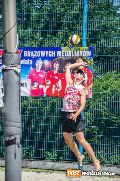Zdjęcie w galerii na portalu naszwodzislaw.com: Grand Prix Starosty Wodzisławskiego w siatkówce plażowej rozpoczęty  wiadomości z regionu