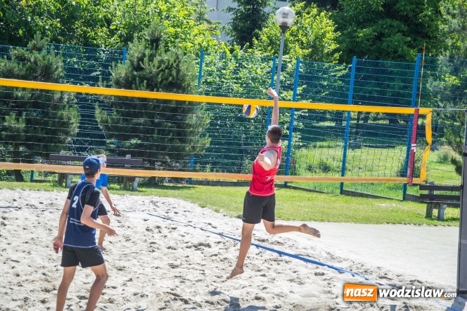Zdjęcie w galerii na portalu naszwodzislaw.com: Grand Prix Starosty Wodzisławskiego w siatkówce plażowej rozpoczęty  wiadomości z regionu