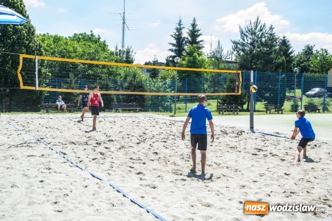 Zdjęcie w galerii na portalu naszwodzislaw.com: Grand Prix Starosty Wodzisławskiego w siatkówce plażowej rozpoczęty  wiadomości z regionu