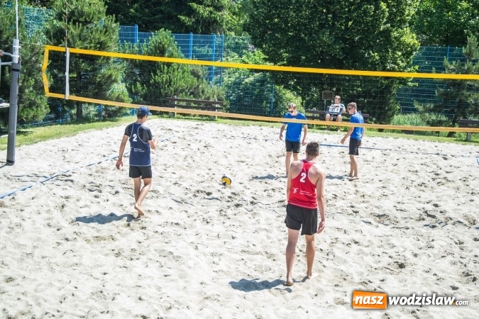 Zdjęcie w galerii na portalu naszwodzislaw.com: Grand Prix Starosty Wodzisławskiego w siatkówce plażowej rozpoczęty  wiadomości z regionu