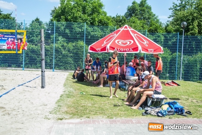 Zdjęcie w galerii na portalu naszwodzislaw.com: Grand Prix Starosty Wodzisławskiego w siatkówce plażowej rozpoczęty  wiadomości z regionu