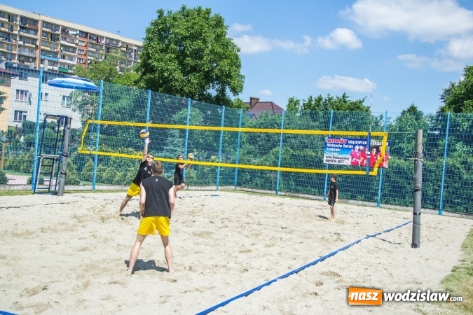 Zdjęcie w galerii na portalu naszwodzislaw.com: Grand Prix Starosty Wodzisławskiego w siatkówce plażowej rozpoczęty  wiadomości z regionu