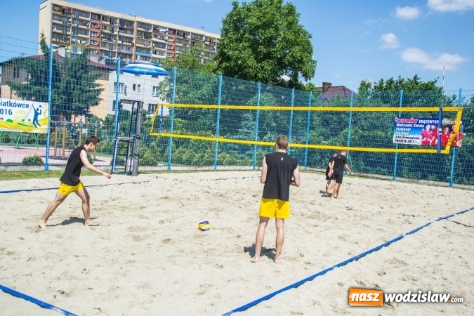 Zdjęcie w galerii na portalu naszwodzislaw.com: Grand Prix Starosty Wodzisławskiego w siatkówce plażowej rozpoczęty  wiadomości z regionu