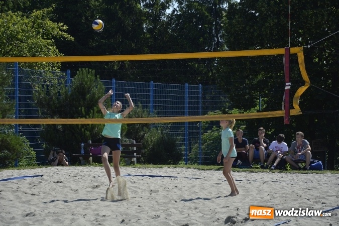 Zdjęcie w galerii na portalu naszwodzislaw.com: Ciąg dalszy turnieju siatkówki. Dzisiaj grają dziewczyny  wiadomości z regionu