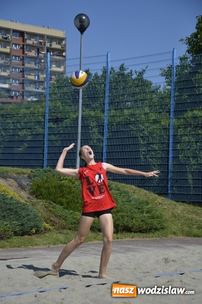 Zdjęcie w galerii na portalu naszwodzislaw.com: Ciąg dalszy turnieju siatkówki. Dzisiaj grają dziewczyny  wiadomości z regionu