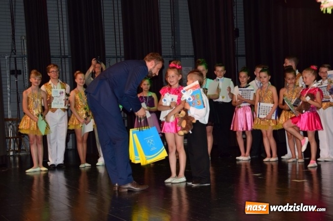 Zdjęcie w galerii na portalu naszwodzislaw.com: Było klasycznie i energetycznie - kolejny Turniej Tańca Towarzyskiego o Puchar Dyrektora OPP przeszedł do historii  wiadomości z regionu