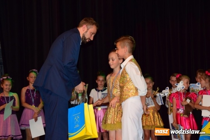 Zdjęcie w galerii na portalu naszwodzislaw.com: Było klasycznie i energetycznie - kolejny Turniej Tańca Towarzyskiego o Puchar Dyrektora OPP przeszedł do historii  wiadomości z regionu