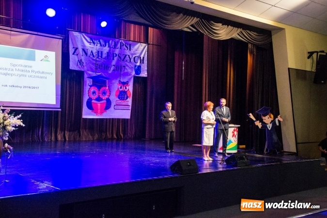 Zdjęcie w galerii na portalu naszwodzislaw.com: Rydułtowy: najlepsi z najlepszych nagrodzeni wiadomości z regionu