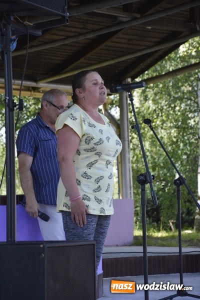 Zdjęcie w galerii na portalu naszwodzislaw.com: Piknik Integracyjny Osób Niepełnosprawnych. Bili rekord Guinnessa w lekcji tańca samby! wiadomości z regionu