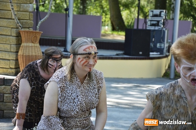 Zdjęcie w galerii na portalu naszwodzislaw.com: Piknik Integracyjny Osób Niepełnosprawnych. Bili rekord Guinnessa w lekcji tańca samby! wiadomości z regionu