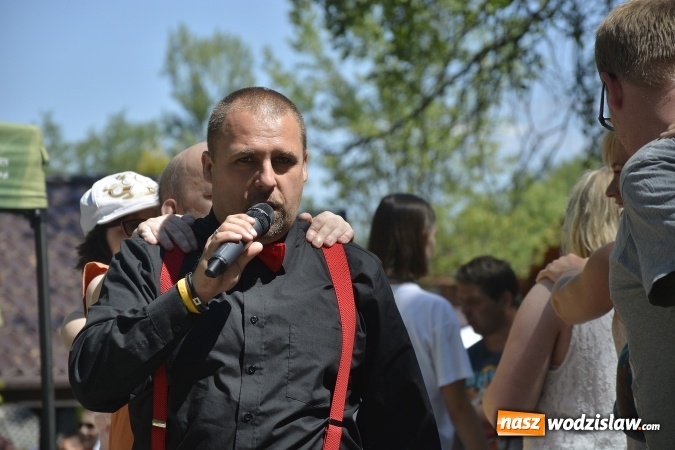 Zdjęcie w galerii na portalu naszwodzislaw.com: Piknik Integracyjny Osób Niepełnosprawnych. Bili rekord Guinnessa w lekcji tańca samby! wiadomości z regionu