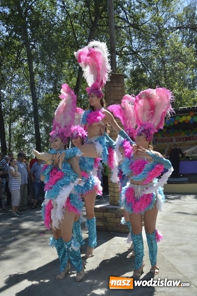 Zdjęcie w galerii na portalu naszwodzislaw.com: Piknik Integracyjny Osób Niepełnosprawnych. Bili rekord Guinnessa w lekcji tańca samby! wiadomości z regionu