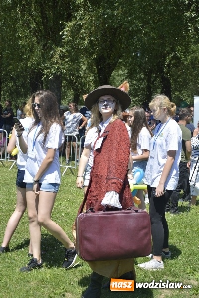 Zdjęcie w galerii na portalu naszwodzislaw.com: Piknik Integracyjny Osób Niepełnosprawnych. Bili rekord Guinnessa w lekcji tańca samby! wiadomości z regionu