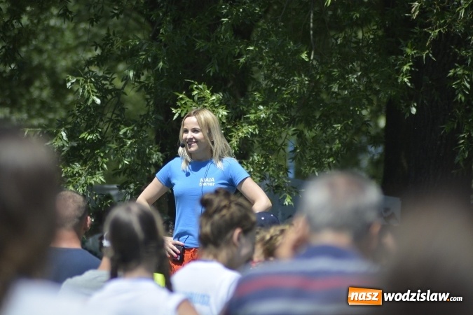 Zdjęcie w galerii na portalu naszwodzislaw.com: Piknik Integracyjny Osób Niepełnosprawnych. Bili rekord Guinnessa w lekcji tańca samby! wiadomości z regionu