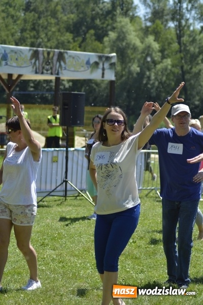 Zdjęcie w galerii na portalu naszwodzislaw.com: Piknik Integracyjny Osób Niepełnosprawnych. Bili rekord Guinnessa w lekcji tańca samby! wiadomości z regionu