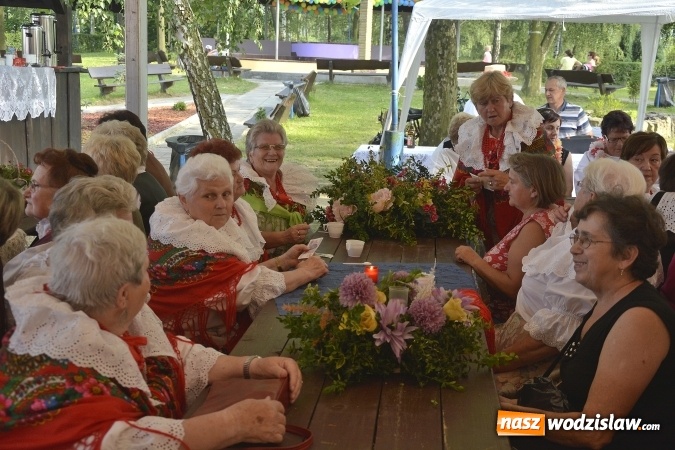 Zdjęcie w galerii na portalu naszwodzislaw.com: Noc Świętojańska. W Olzie popłynęły wianki  wiadomości z regionu