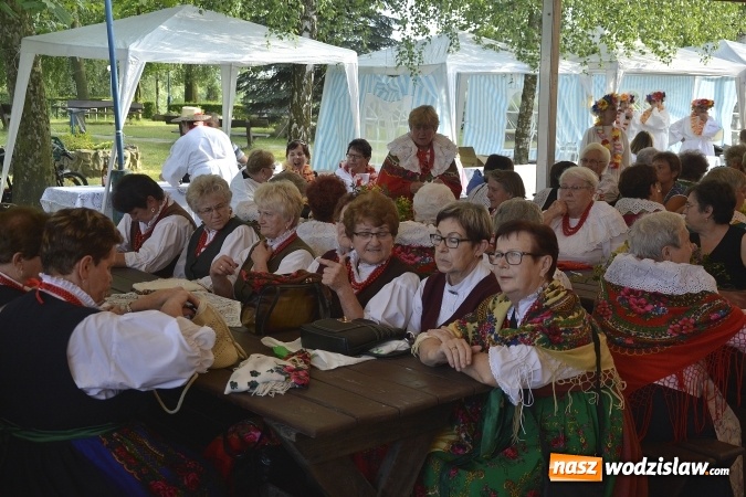Zdjęcie w galerii na portalu naszwodzislaw.com: Noc Świętojańska. W Olzie popłynęły wianki  wiadomości z regionu