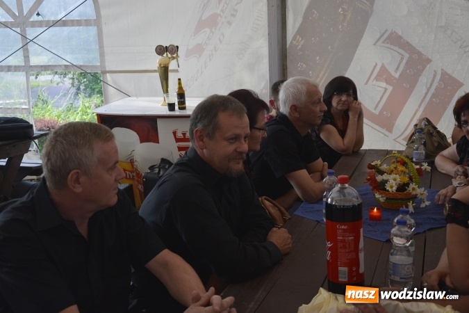 Zdjęcie w galerii na portalu naszwodzislaw.com: Noc Świętojańska. W Olzie popłynęły wianki  wiadomości z regionu