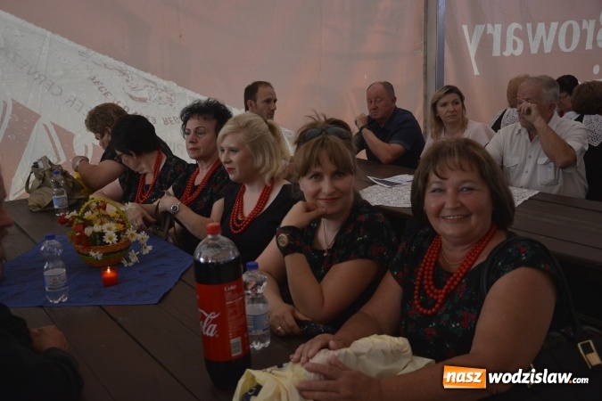 Zdjęcie w galerii na portalu naszwodzislaw.com: Noc Świętojańska. W Olzie popłynęły wianki  wiadomości z regionu