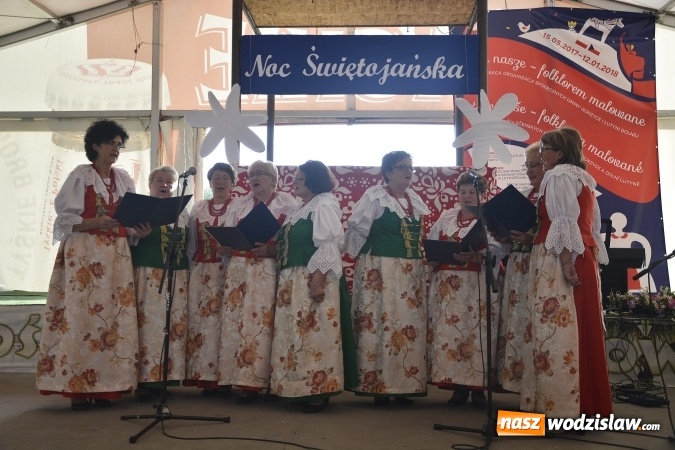 Zdjęcie w galerii na portalu naszwodzislaw.com: Noc Świętojańska. W Olzie popłynęły wianki  wiadomości z regionu