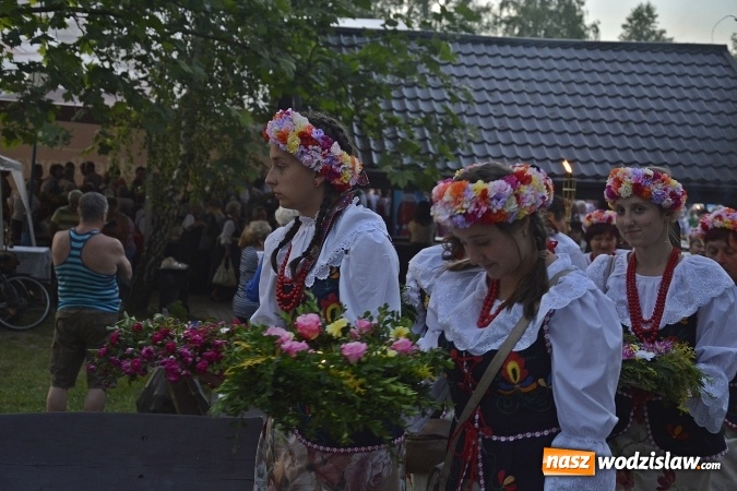 Zdjęcie w galerii na portalu naszwodzislaw.com: Noc Świętojańska. W Olzie popłynęły wianki  wiadomości z regionu