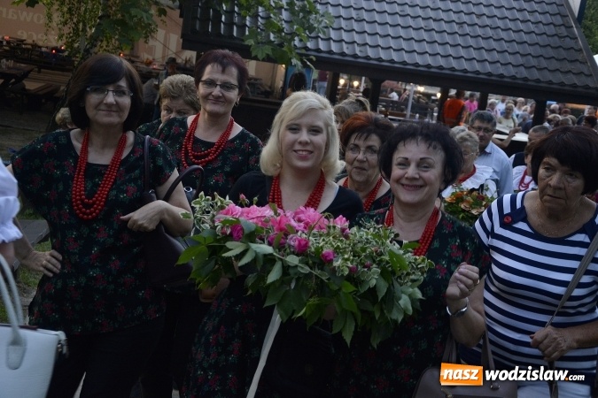 Zdjęcie w galerii na portalu naszwodzislaw.com: Noc Świętojańska. W Olzie popłynęły wianki  wiadomości z regionu