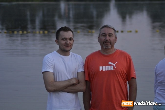 Zdjęcie w galerii na portalu naszwodzislaw.com: Noc Świętojańska. W Olzie popłynęły wianki  wiadomości z regionu