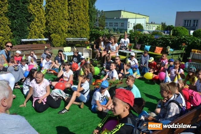 Zdjęcie w galerii na portalu naszwodzislaw.com: Radlin: Pierwsze śniadanie na trawie za nami wiadomości z regionu