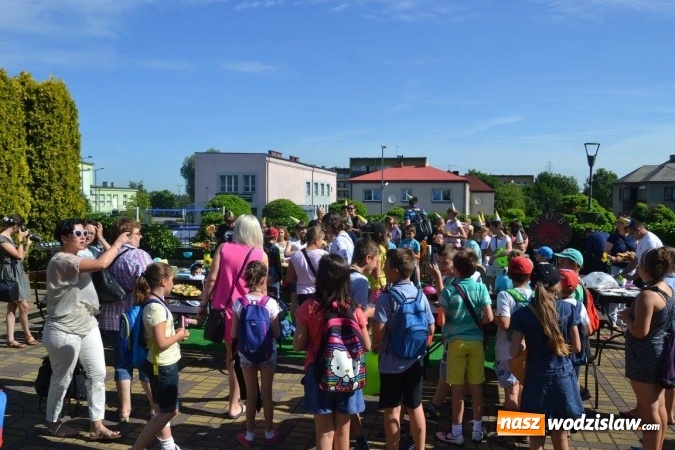 Zdjęcie w galerii na portalu naszwodzislaw.com: Radlin: Pierwsze śniadanie na trawie za nami wiadomości z regionu