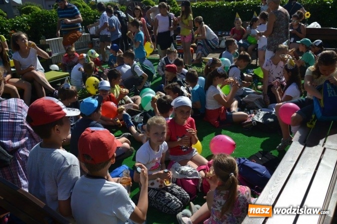 Zdjęcie w galerii na portalu naszwodzislaw.com: Radlin: Pierwsze śniadanie na trawie za nami wiadomości z regionu