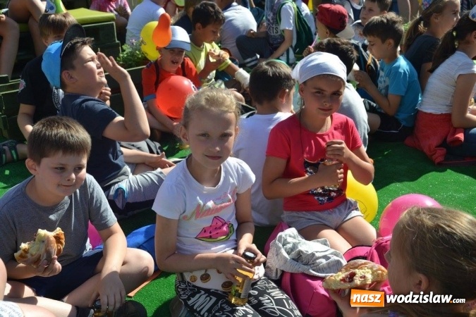 Zdjęcie w galerii na portalu naszwodzislaw.com: Radlin: Pierwsze śniadanie na trawie za nami wiadomości z regionu