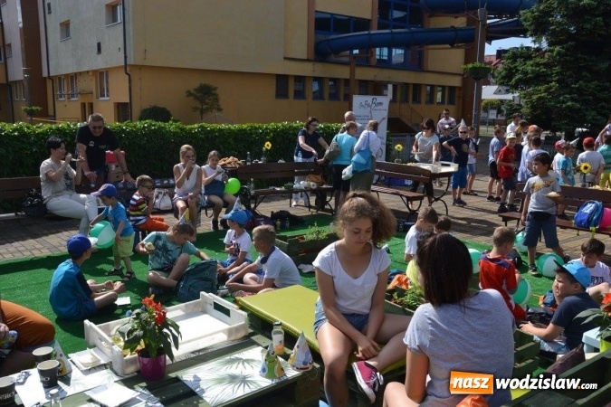 Zdjęcie w galerii na portalu naszwodzislaw.com: Radlin: Pierwsze śniadanie na trawie za nami wiadomości z regionu