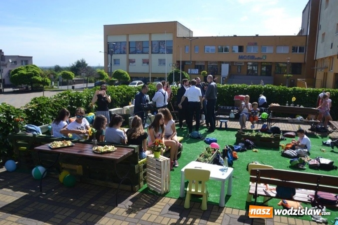 Zdjęcie w galerii na portalu naszwodzislaw.com: Radlin: Pierwsze śniadanie na trawie za nami wiadomości z regionu