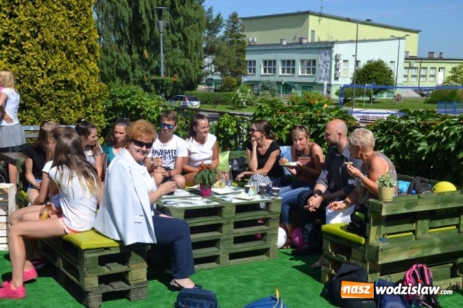 Zdjęcie w galerii na portalu naszwodzislaw.com: Radlin: Pierwsze śniadanie na trawie za nami wiadomości z regionu