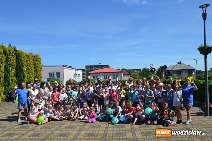 Zdjęcie w galerii na portalu naszwodzislaw.com: Radlin: Pierwsze śniadanie na trawie za nami wiadomości z regionu