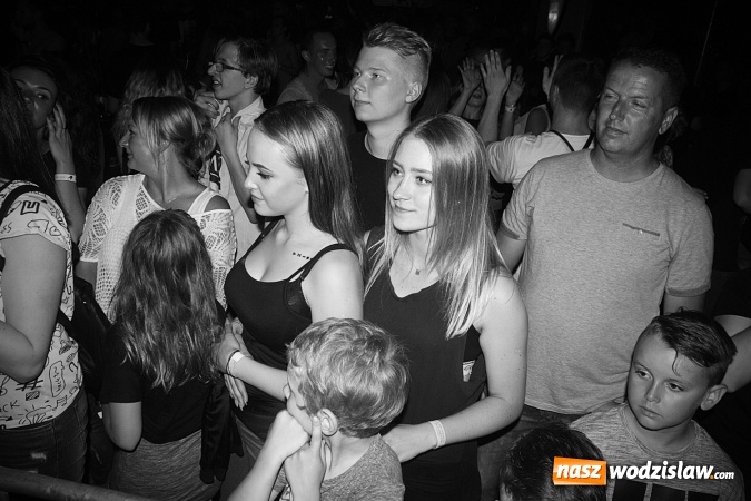 Zdjęcie w galerii na portalu naszwodzislaw.com: Tabu i Akurat. W Olzie hucznie powitali lato! wiadomości z regionu