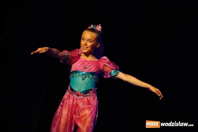 Zdjęcie w galerii na portalu naszwodzislaw.com: Wodzisław: Miraż świętuje 25-lecie. 120 tancerzy na scenie WCK wiadomości z regionu