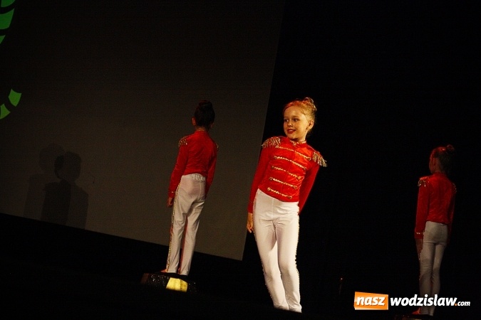 Zdjęcie w galerii na portalu naszwodzislaw.com: Wodzisław: Miraż świętuje 25-lecie. 120 tancerzy na scenie WCK wiadomości z regionu