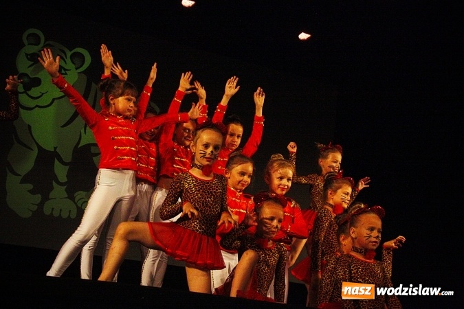 Zdjęcie w galerii na portalu naszwodzislaw.com: Wodzisław: Miraż świętuje 25-lecie. 120 tancerzy na scenie WCK wiadomości z regionu