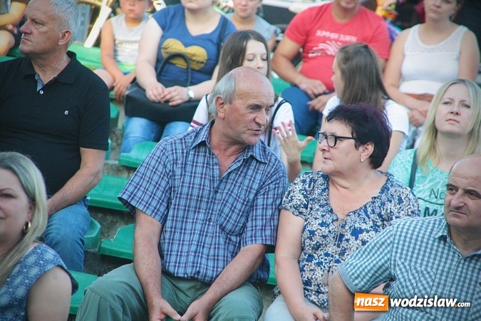 Zdjęcie w galerii na portalu naszwodzislaw.com: Monika Lewczuk zaśpiewała w Godowie wiadomości z regionu